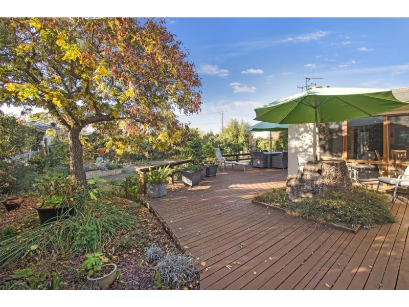 4 Davis Street, Weetangera ACT 2614