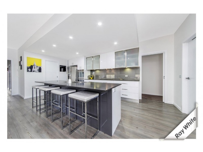 14 Julian Place, Yass NSW 2582