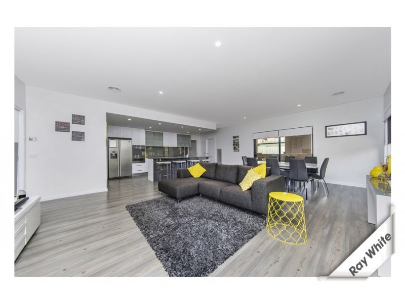 14 Julian Place, Yass NSW 2582