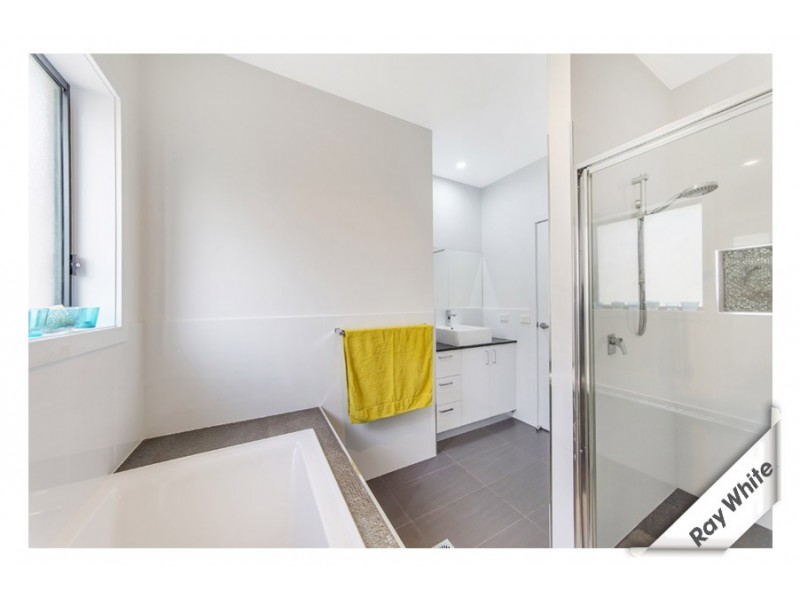 14 Julian Place, Yass NSW 2582