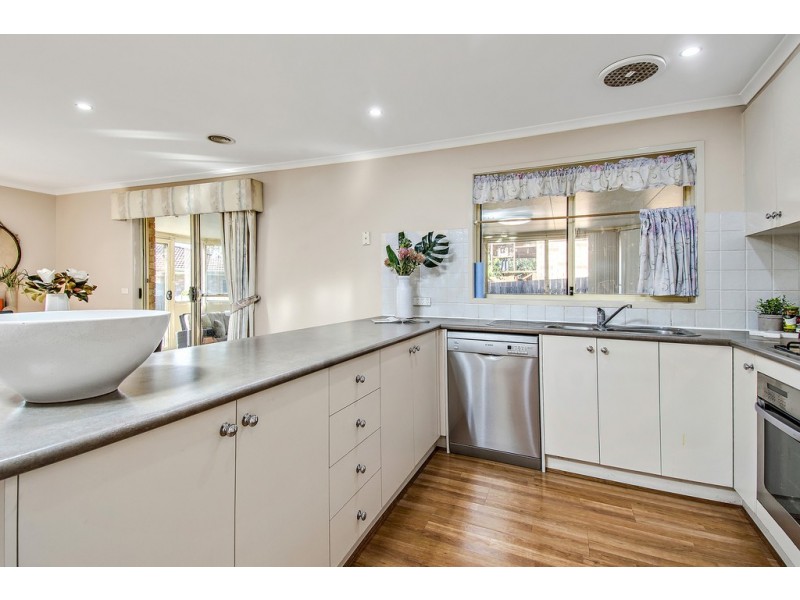 13 Fitton Close, Dunlop ACT 2615