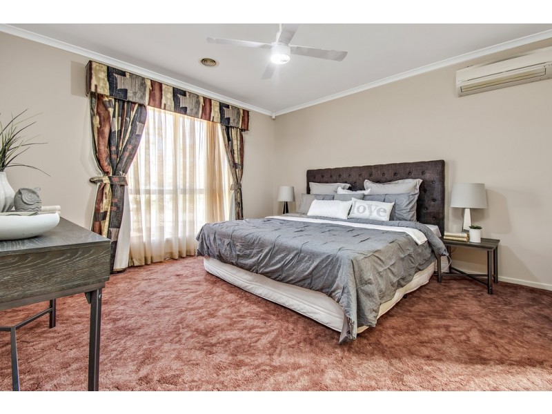 13 Fitton Close, Dunlop ACT 2615
