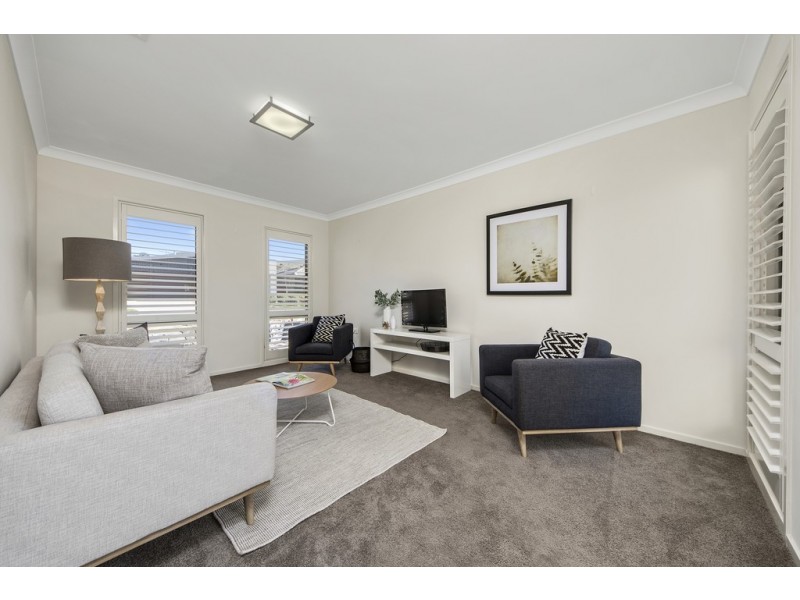 8 Jule Knight Street, Casey ACT 2913