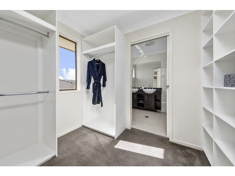 8 Jule Knight Street, Casey ACT 2913