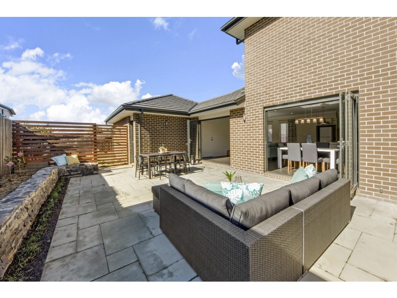 8 Jule Knight Street, Casey ACT 2913