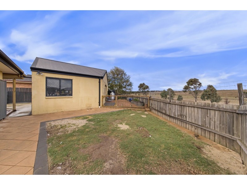 19 McDonnell Close, Dunlop ACT 2615