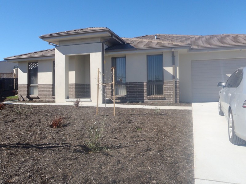 8 Proust Place, Macgregor ACT 2615