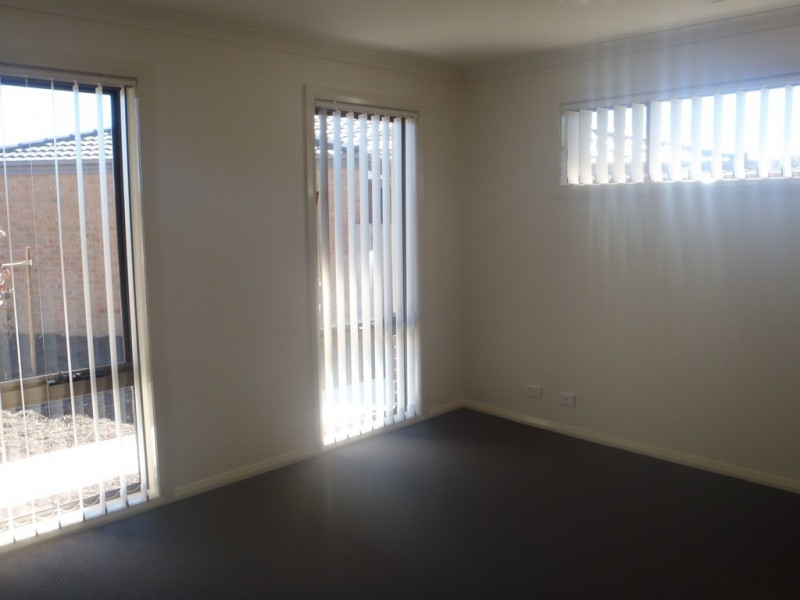 8 Proust Place, Macgregor ACT 2615