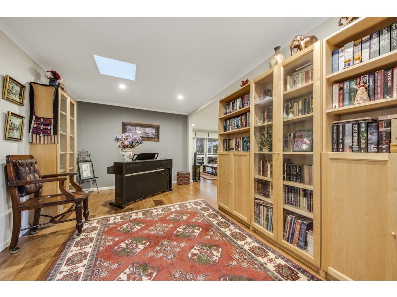 24 Cazaly Close, Holt ACT 2615