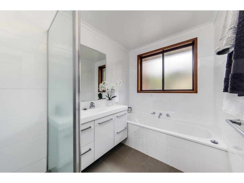 11 Joske Place, Latham ACT 2615