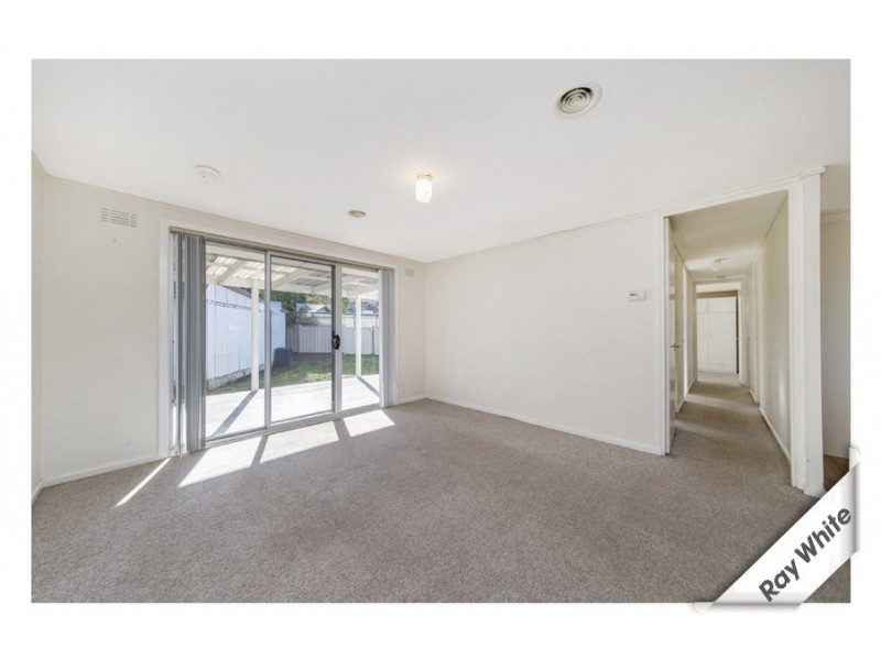 34 Bennelong Crescent, Macquarie ACT 2614