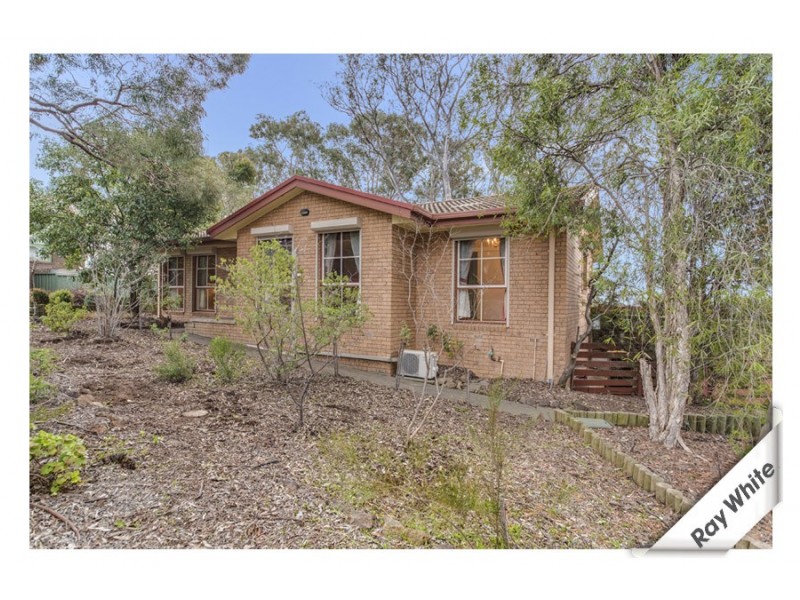 8 Birnie Place, Charnwood ACT 2615