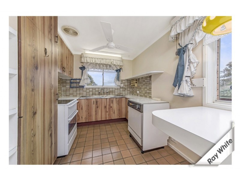 8 Birnie Place, Charnwood ACT 2615