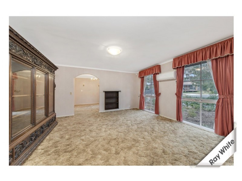 8 Birnie Place, Charnwood ACT 2615