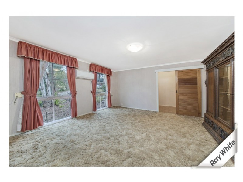 8 Birnie Place, Charnwood ACT 2615