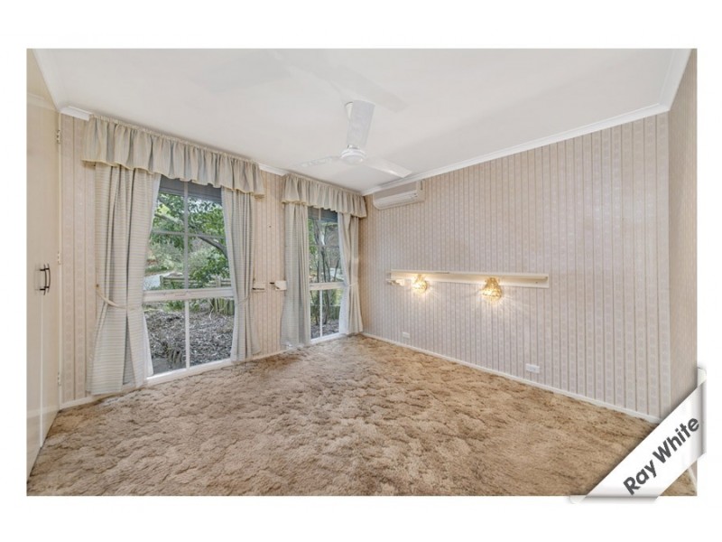 8 Birnie Place, Charnwood ACT 2615
