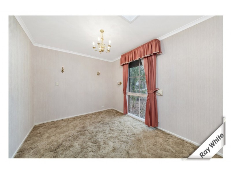 8 Birnie Place, Charnwood ACT 2615