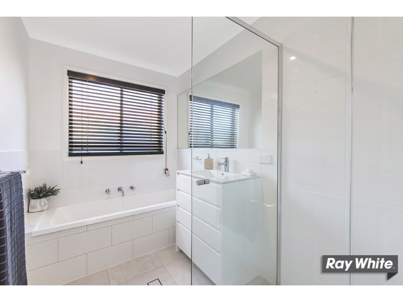 25 Tarrant Crescent, Dunlop ACT 2615