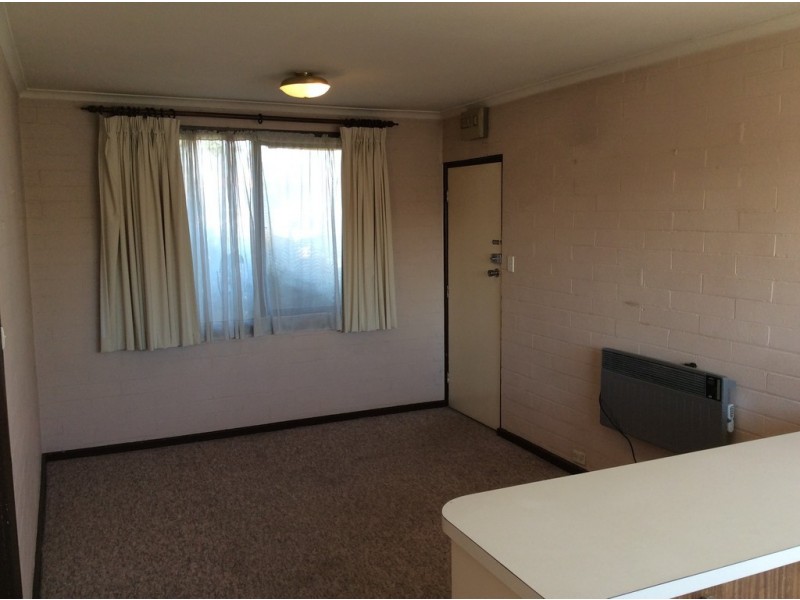 1/8 Castieau Street, Higgins ACT 2615