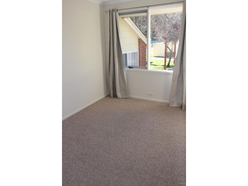6 Warrambool Close, Giralang ACT 2617