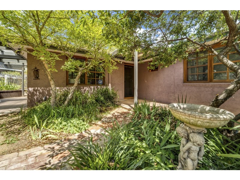10 Hayward Street, Macgregor ACT 2615