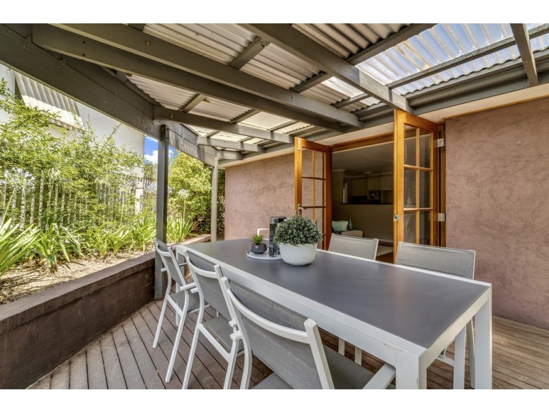 10 Hayward Street, Macgregor ACT 2615