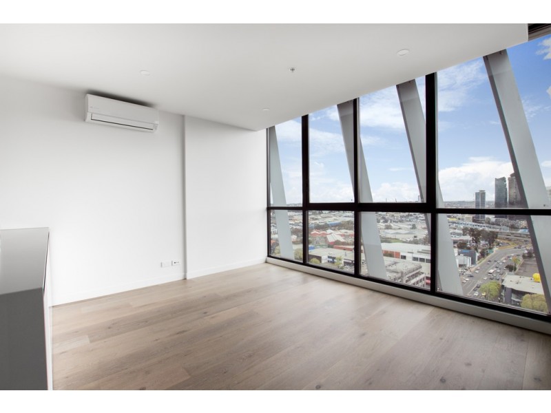 2004/89-103 Gladstone Street, South Melbourne VIC 3205