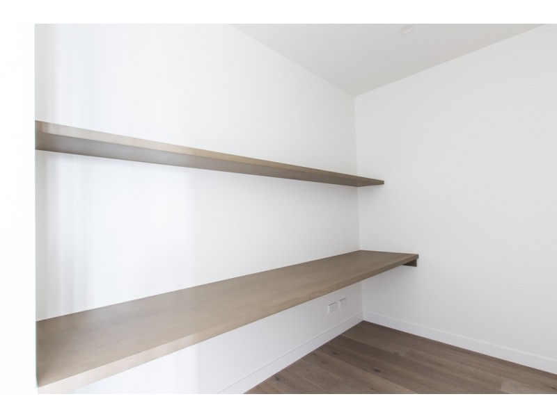 2004/89-103 Gladstone Street, South Melbourne VIC 3205