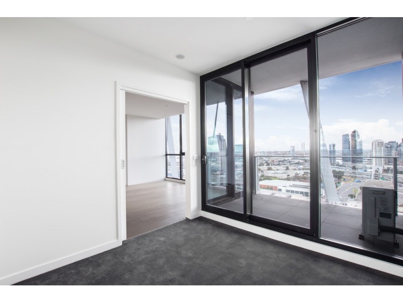 2004/89-103 Gladstone Street, South Melbourne VIC 3205