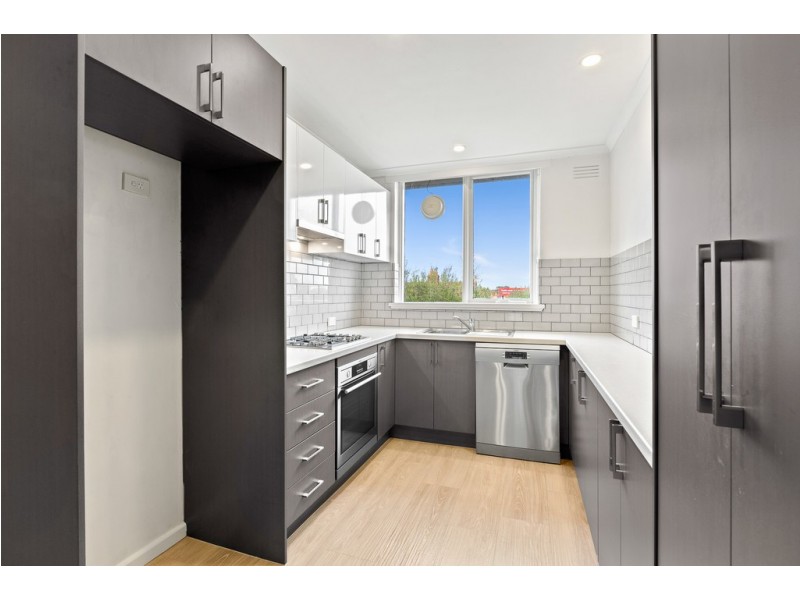 18/14 McMillian Street, Elsternwick VIC 3185