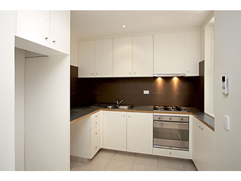 3/10 Carlisle Street, St Kilda VIC 3182