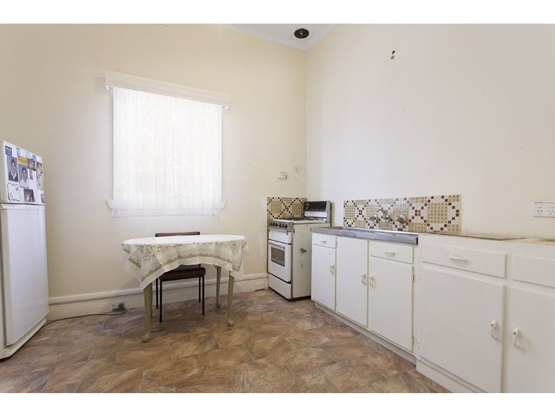 37 Evelyn Street, St Kilda East VIC 3183