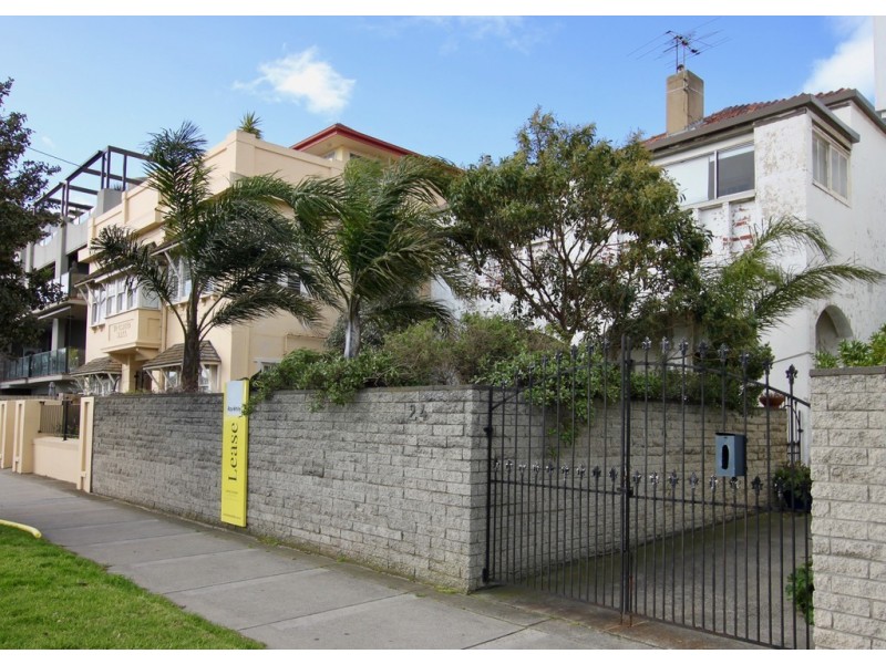 2/24 Marine Parade, St Kilda VIC 3182
