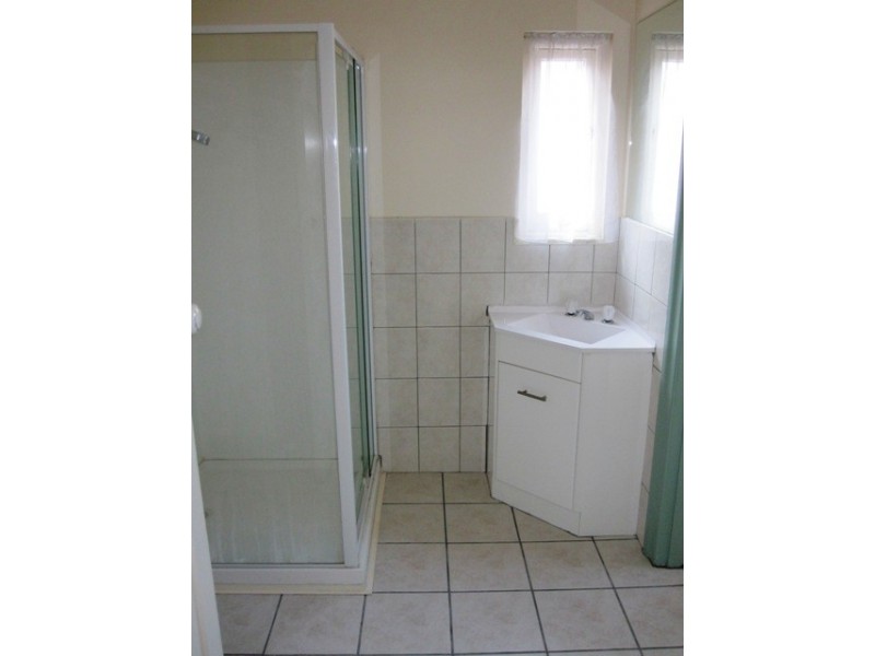 2/24 Marine Parade, St Kilda VIC 3182