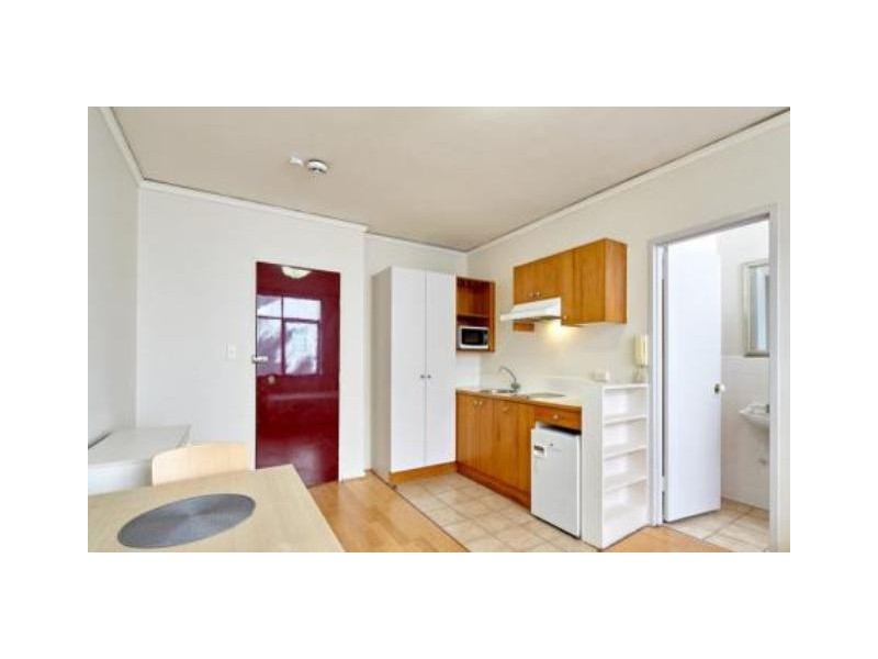 8/239 Canterbury Road, St Kilda VIC 3182