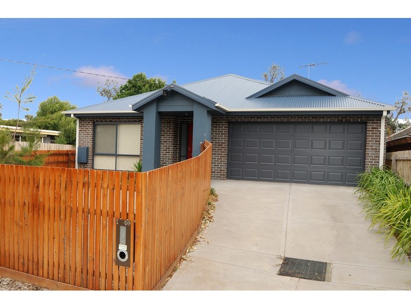 40 Kananook Avenue, Seaford VIC 3198
