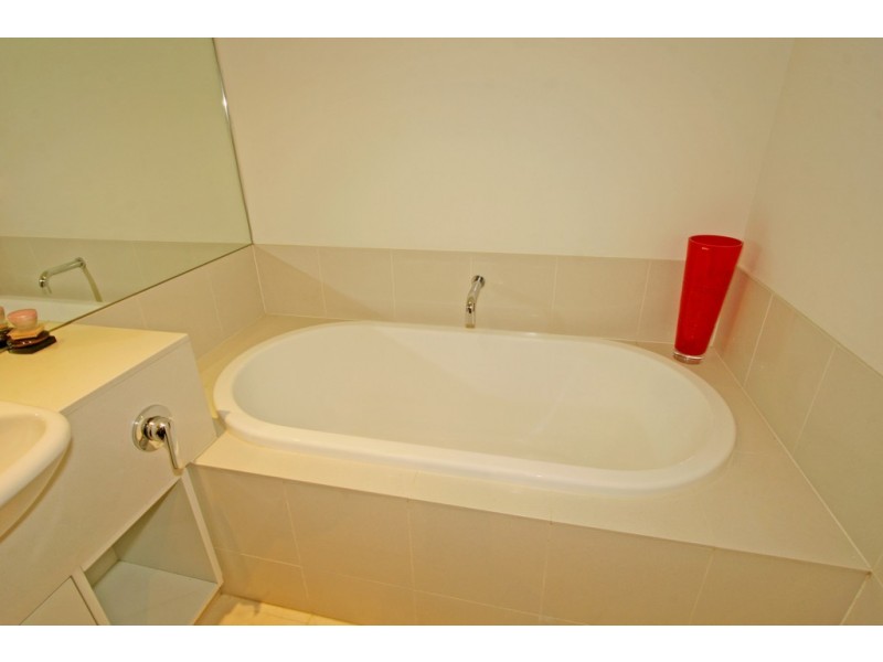 39B/2 Esplanade West, Port Melbourne VIC 3207