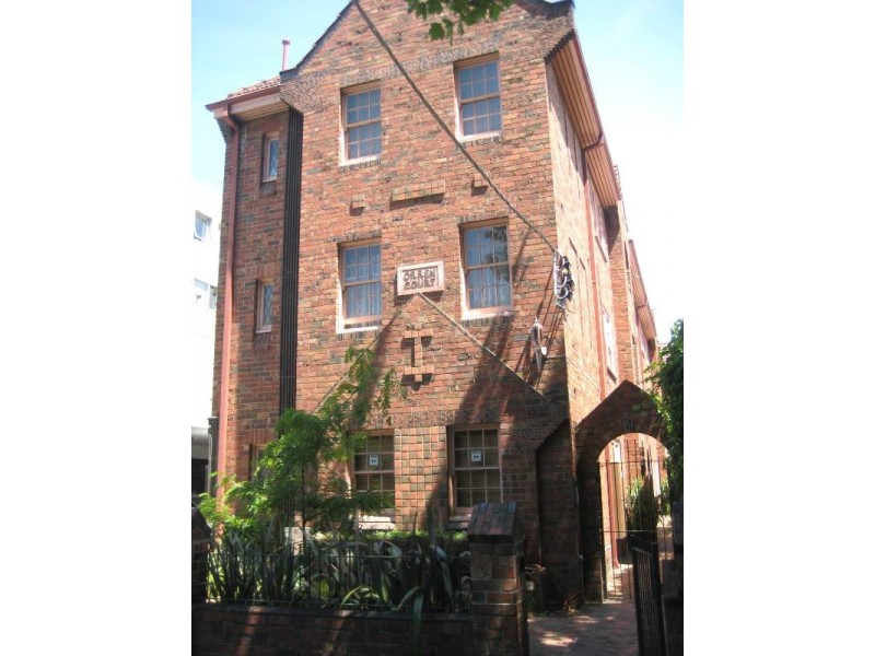 2/1 Park Street, St Kilda VIC 3182