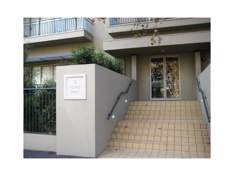 1/12 Acland Street, St Kilda VIC 3182