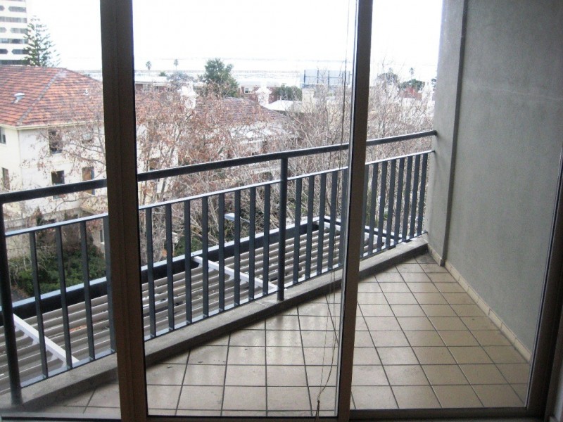 22/12 Acland Street, St Kilda VIC 3182