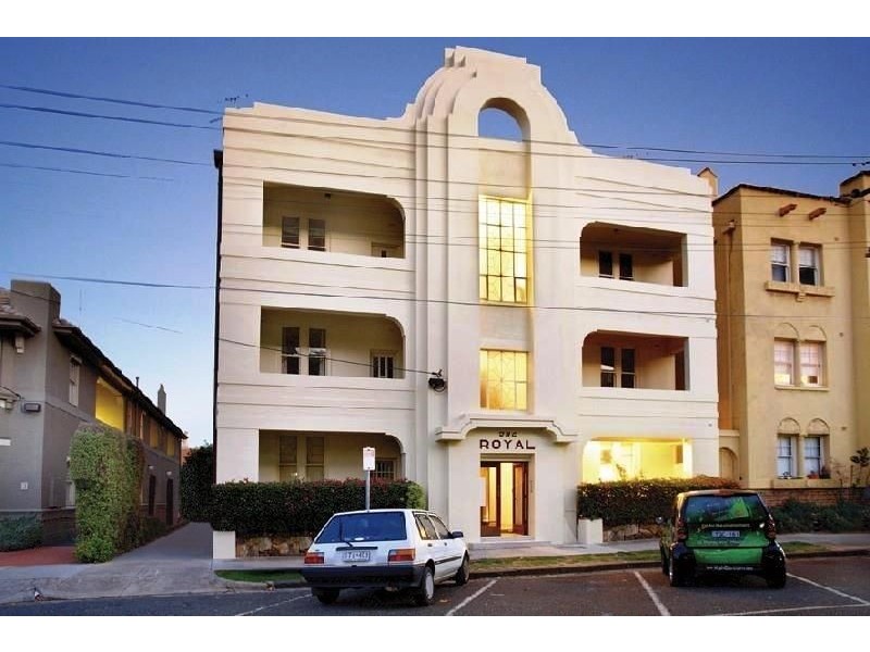 1/1 Robe Street, St Kilda VIC 3182