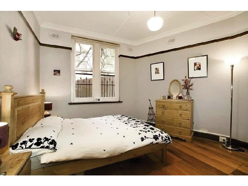 1/1 Robe Street, St Kilda VIC 3182