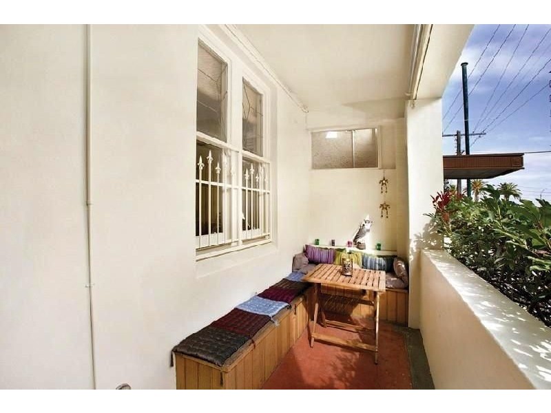 1/1 Robe Street, St Kilda VIC 3182