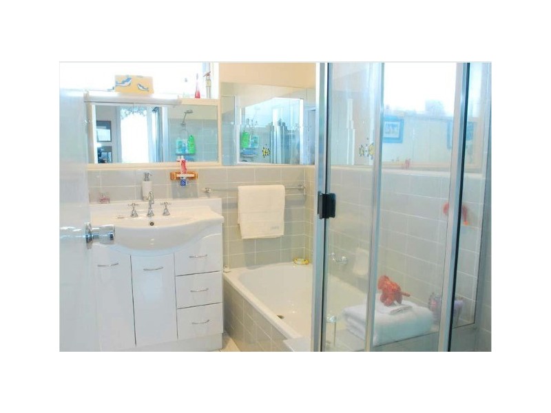 12/233 Brighton Road, Elwood VIC 3184