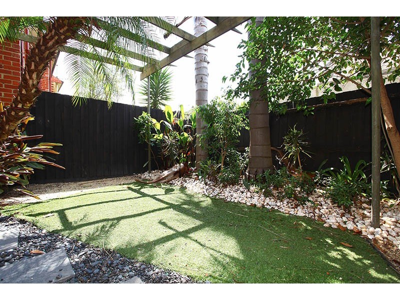 4/5 Bundalohn Court, St Kilda VIC 3182