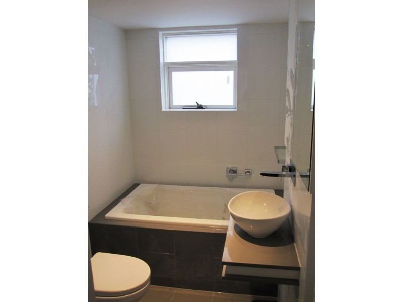 1/13A Lewisham Road, Prahran VIC 3181