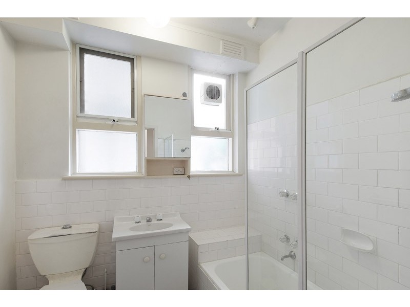 9/119 Brighton Road, Elwood VIC 3184