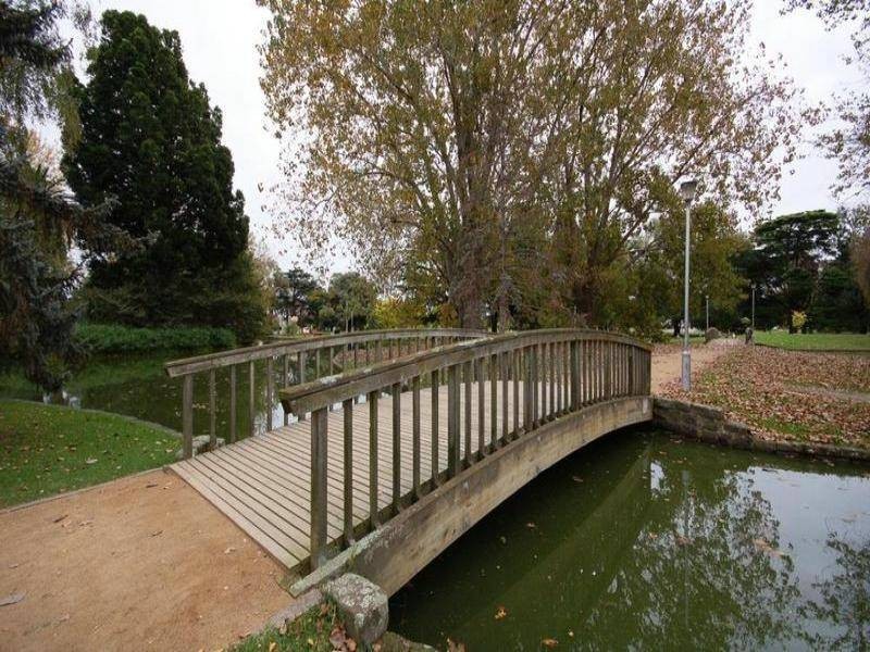 2/37  Narong Road, Caulfield North VIC 3161