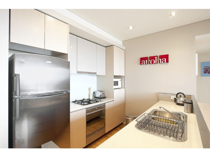 704E/126 Rouse Street, Port Melbourne VIC 3207