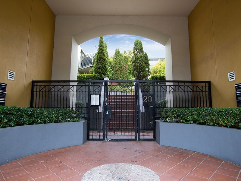 8/20 St Edmonds Road, Prahran VIC 3181